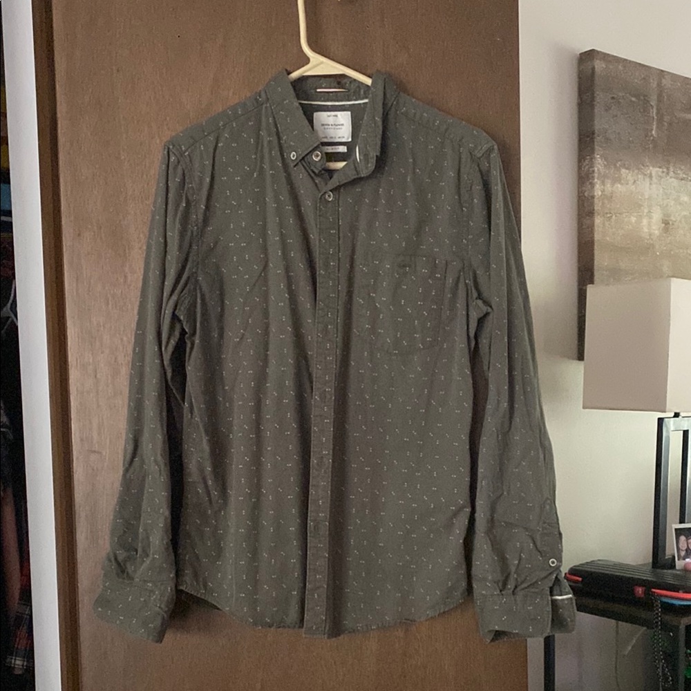 Men’s denim & flower small olive button up